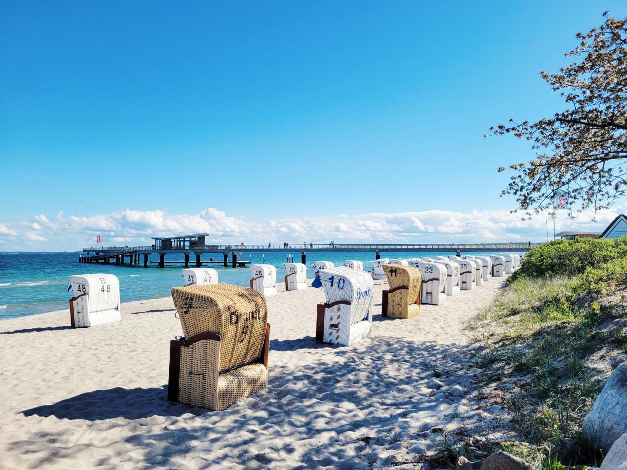 Strandnahe Ferienwohnung - Sehr Modern Und Hochwertig Eingerichtet, Inklusive Parkplatz, Gartenzugang Und Fahrradunterstellmoeglichkeit 沙博伊茨 外观 照片